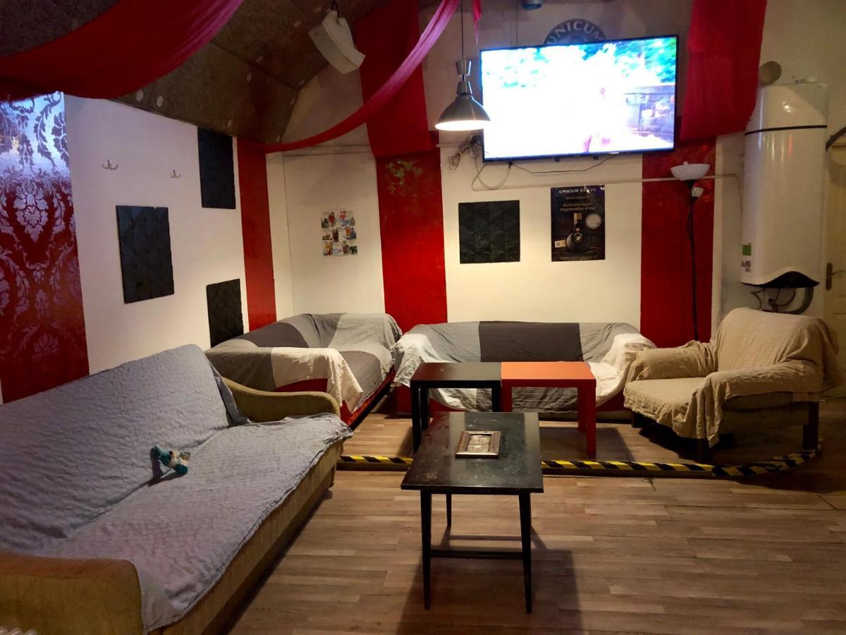 Whole Basement Former Pub For Stag Do, Bachelor House Party Flat Lejlighed Budapest