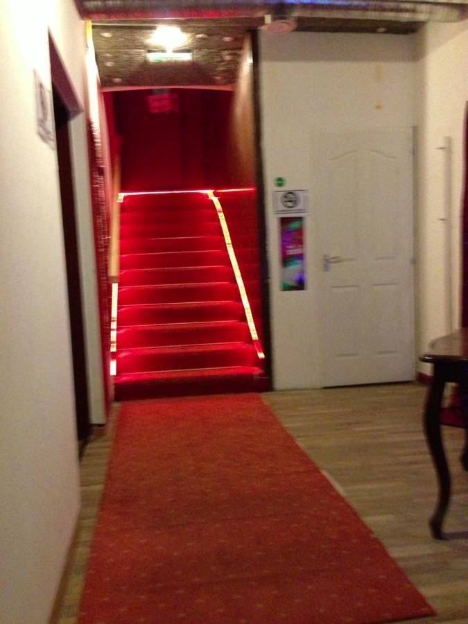 Apartment Whole Basement Former Pub For Stag Do, Bachelor House Party Flat