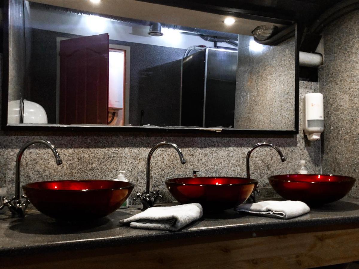 Whole Basement Former Pub For Stag Do, Bachelor House Party Flat Lejlighed *