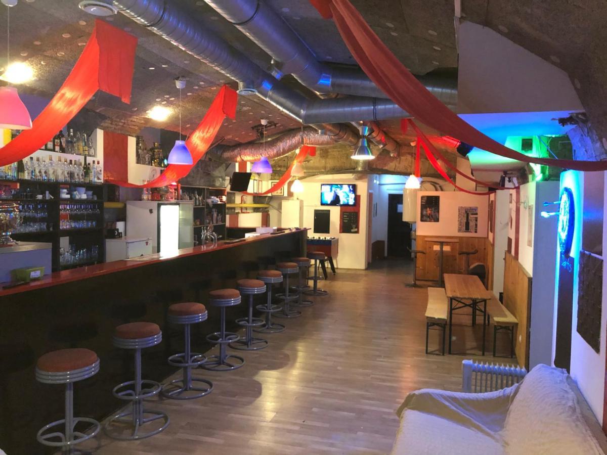 Lejlighed Whole Basement Former Pub For Stag Do, Bachelor House Party Flat Budapest