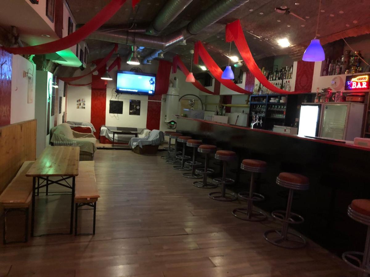 Whole Basement Former Pub For Stag Do, Bachelor House Party Flat *