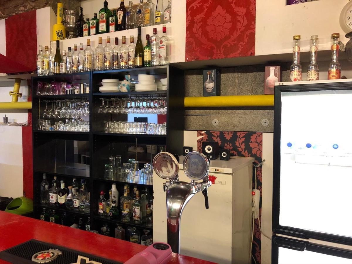 Whole Basement Former Pub For Stag Do, Bachelor House Party Flat Lejlighed Budapest