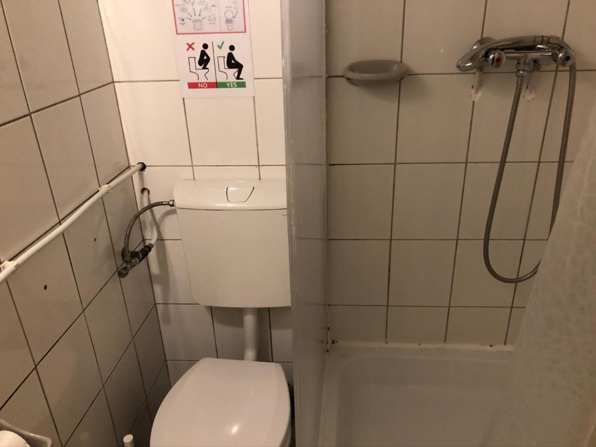 Whole Basement Former Pub For Stag Do, Bachelor House Party Flat Lejlighed Budapest