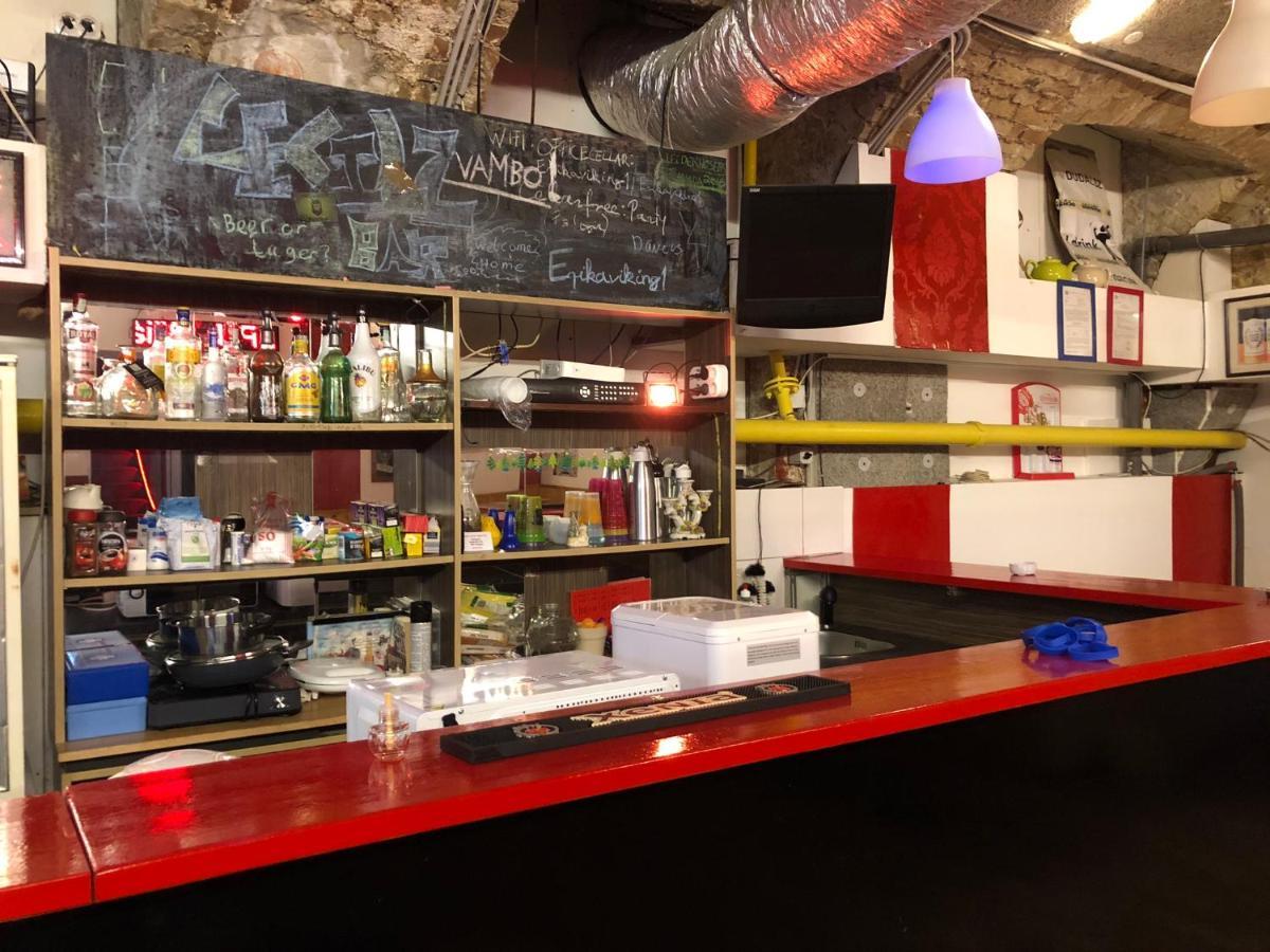 Whole Basement Former Pub For Stag Do, Bachelor House Party Flat Lejlighed *
