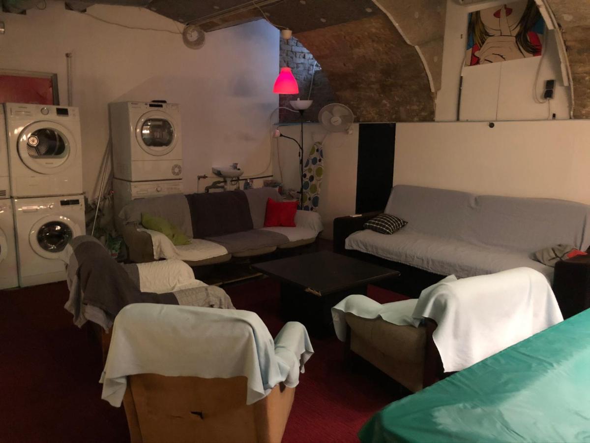 Lejlighed Whole Basement Former Pub For Stag Do, Bachelor House Party Flat