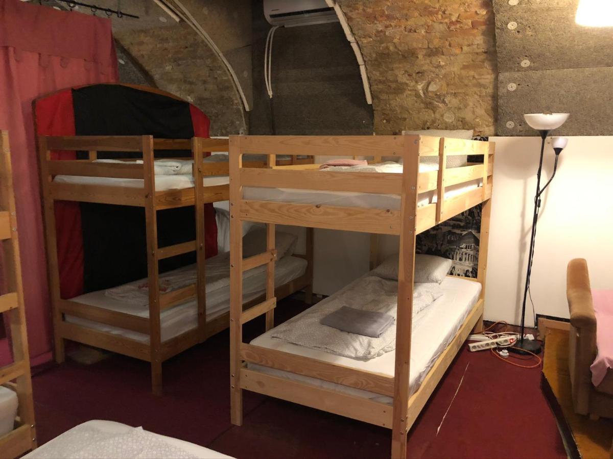 Lejlighed Whole Basement Former Pub For Stag Do, Bachelor House Party Flat
