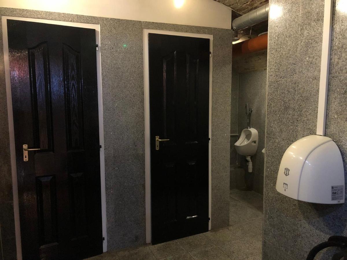Lejlighed Whole Basement Former Pub For Stag Do, Bachelor House Party Flat Budapest