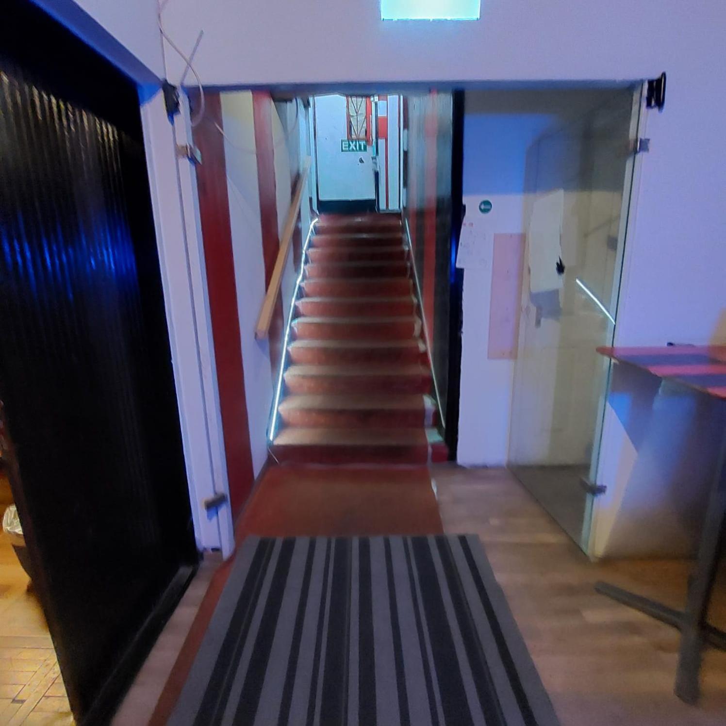 Whole Basement Former Pub For Stag Do, Bachelor House Party Flat Lejlighed