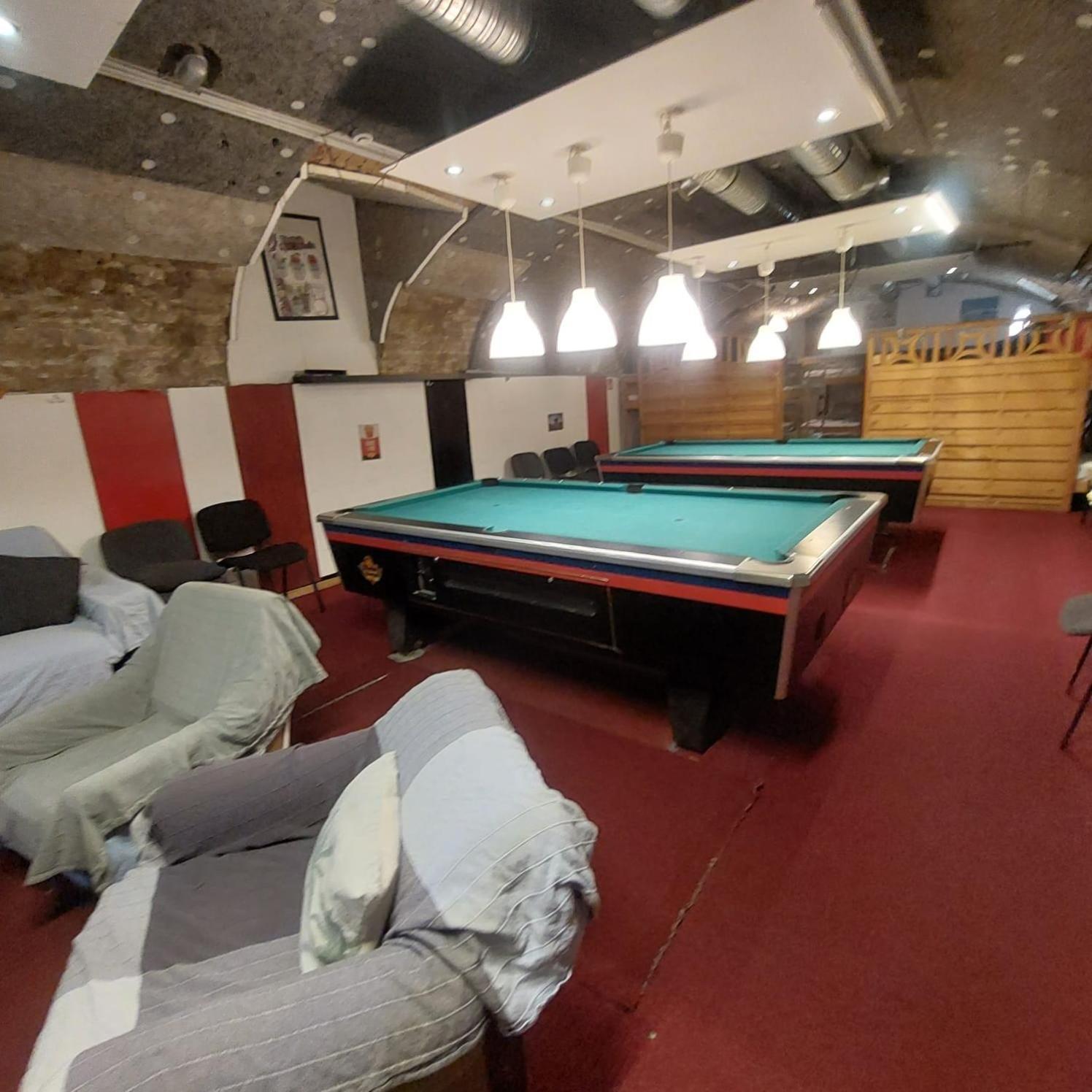 Whole Basement Former Pub For Stag Do, Bachelor House Party Flat Lejlighed